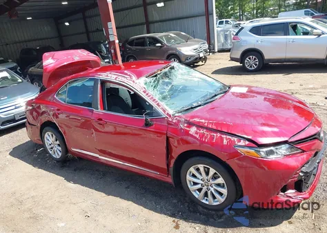 2020 Toyota Camry Le z USA, uszkodzony, nr VIN 4T1C11AK0LU983271